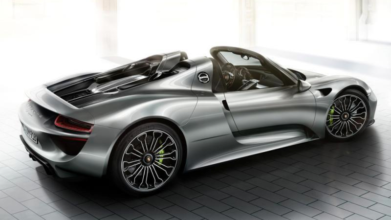 Illustration for article titled Leaked Brochure Shows Off Porsche's 800 Horsepower 78 MPG Hybrid 918 Spyder
